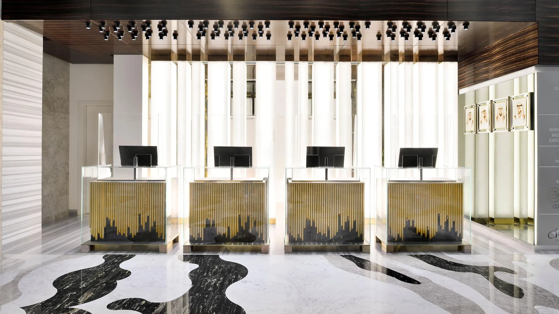 Отель Crowne Plaza Dubai Marina By Ihg