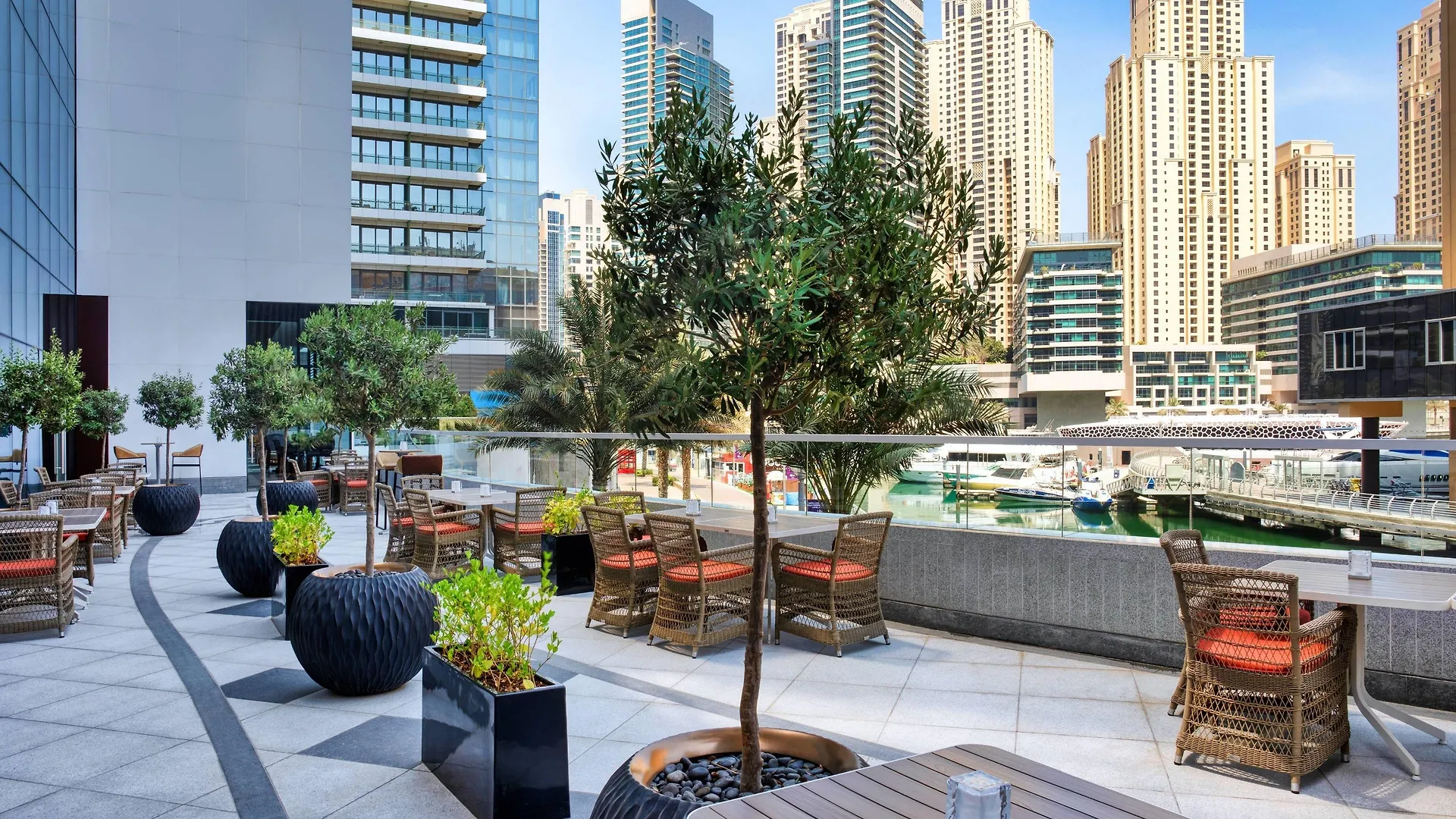 Отель Crowne Plaza Dubai Marina By Ihg 5*,
